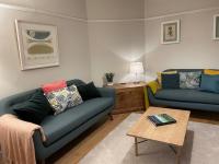 B&B Bath - No 12 - Stylish & homely 3 bed with parking close to city centre - Bed and Breakfast Bath