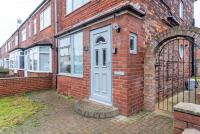 Nhyira Private Parking CHic Three Bedrooms Garage 2 Shower rooms Classy Home - Chambres d'hôtes Kingston-upon-Hull