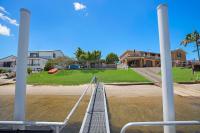 Francis 31 - B&B Port Macquarie