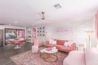 Scottsdoll Dreamhouse Walk to Old Town NEW - B&B Scottsdale