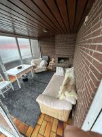 Apartamento de 3 dormitorios con balcón