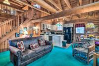 Gatlinburg Log Cabin with Hot Tub and Mountain Views! - Chambres d’hôtes