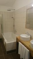 Superior One-Bedroom Apartment