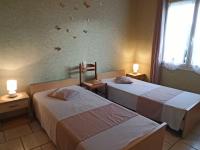Gîte de plain-pied avec terrasse, proche port et station thermale, idéal pour familles - Chambres d'hôtes Fontenoy-le-Château
