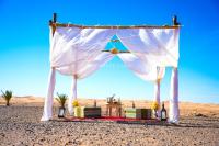 The White Camp - Your Merzouga Luxury Desert Camp & Erg Chebbi Dunes Camel Riding - Bed and Breakfast