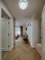 Habitación con cama extragrande.