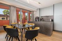 Luxury City Center Apartment -50m to the sea - B&B