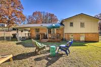 Modern Birmingham Escape with Yard and Fire Pit! - B&B