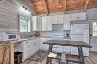 El Dorado Springs Cabin Near Trails and Parks! - Chambres d’hôtes El Dorado Springs