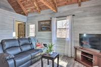 El Dorado Springs Cabin Near Trails and Parks! - Chambres d’hôtes El Dorado Springs