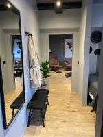 LL Properties - TB24 Elegant Escape w Hot-tub Access - Ferienwohnung Akureyri