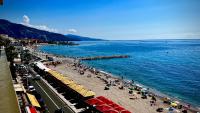 SEAVIEWS BY JENNI MENTON, LA SUITE, Superbe Front de mer, top emplacement avec terrasse et parking! - B&B Mentone