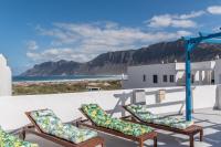 B&B Famara - Sandy Bay Home with roof terrace and sea views - Bed and Breakfast Famara