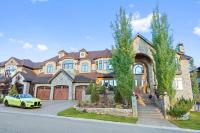 B&B Calgary - French Château w/Swim Spa & Theatre: 11,700 sqft - Bed and Breakfast Calgary