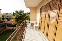 Apartment mit Terrasse