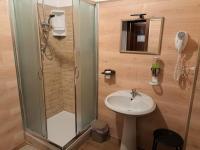 Tweepersoonskamer met 1 of 2 Bedden en Gedeelde Badkamer