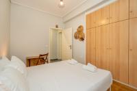 Renovated Lovely Apt next to Marina Flisvos - B&B Athens
