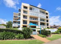 B&B Bargara - Coral Sands Apartment 201 - Bed and Breakfast Bargara