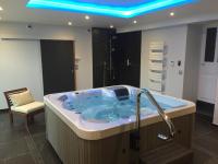 Gîte 8 à 14 personnes en Champagne avec jacuzzi - B&B