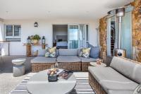 Deluxe tweepersoonskamer met balkon en uitzicht op zee