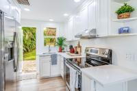 Sunny Naples Getaway - B&B
