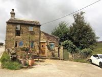 Bijou Cottage in Brontë Country with Wood-burning Stove & Hot Tub Spa - Chambres d'hôtes Haworth