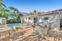 B&B Fort Lauderdale - Chic Victoria Park Villa with Heated Pool and Spa - Bed and Breakfast Fort Lauderdale