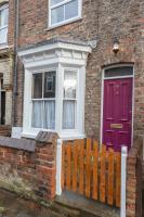 Milton Stays - Cosy 2 Bed House, 15 min Walk to York City Center, for up to 6 - With Period Features, Fireplace, Superfast Wi-Fi, Private Garden, Free On Street Parking - Chambres d’hôtes