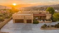 Rockaway Retreat - Miles of High Desert Views! - Chambres d’hôtes Yucca Valley