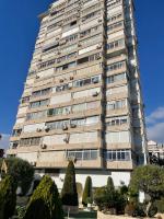 Domo 5E Holiday apt with pool - Chambres d’hôtes Benidorm