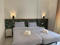 Apartamento junto a Estación Ave · 3 dormitorios - B&B