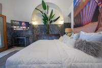 B&B Panama-Stadt - AmazINN Places Casco Viejo Pool and Rooftop VII - Bed and Breakfast Panama-Stadt