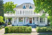 Entire Main level of Beautiful Historic Home - Chambres d’hôtes Spokane