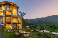 Jolly Chalet- Luxury Mountain Retreat with Jacuzzi & Scenic Views in Ramgarh - B&B