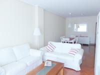 Apartamento luminoso, funcional y amplio en zona hospitalaria - B&B