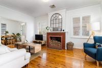 105 Sale St STAY STYLISH IN THE HEART OF ORANGE - B&B Orange