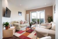 Fell View - Dog-Friendly House, Enclosed Garden & Great Views - B&B