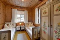 Standard Twin Room with Shared Bathroom