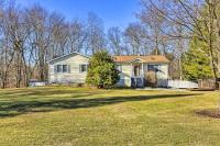 New Paltz Apt - 11 Mi to Poughkeepsie! - B&B New Paltz