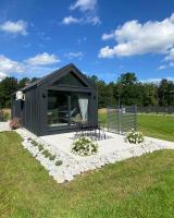 Holiday Hill Karpnki, Domki z sauną, balią i jacuzzi na wyłączność - Bed and Breakfast Karpniki