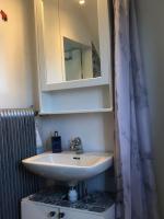 Comfortabel Zweeds huis met sauna en houtkachel. - B&B Öje