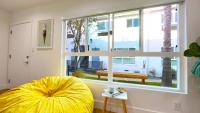 B&B Los Angeles - Kingsley Courtyard Apartment - Bed and Breakfast Los Angeles