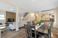 Skyrise Two Stories - Centrally Located - B&B Brookline