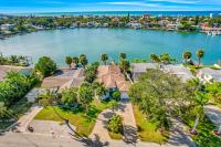 Indian Rocks Beach Hideaway - B&B