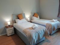 B&B Kirkcaldy - Carvetii - Iona House, 2nd floor apartment sleeps up to 6 - Bed and Breakfast Kirkcaldy