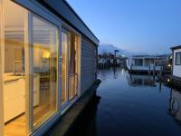Quiet Waterloft near Amsterdam and Schiphol WS17 - B&B Aalsmeer