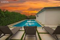 B&B Miami - Magical Miami Retreat with Heated Pool, Mini Golf, and Basketball Court L19 - Bed and Breakfast Miami