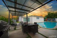 Magical Miami Retreat with Heated Pool, Mini Golf, and Basketball Court L19 - Ferienwohnung