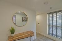 Marina Walk, New Luxury Coastal Apartment in The English Riviera, close to the Shops, Bars and Restaurants with Torquay Marina and Torre Abbey Sands Beach a short walk away! - Chambres d'hôtes Torquay