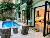 AmazINN Places Casco Viejo unique Desing and Pool VII - B&B Panamá